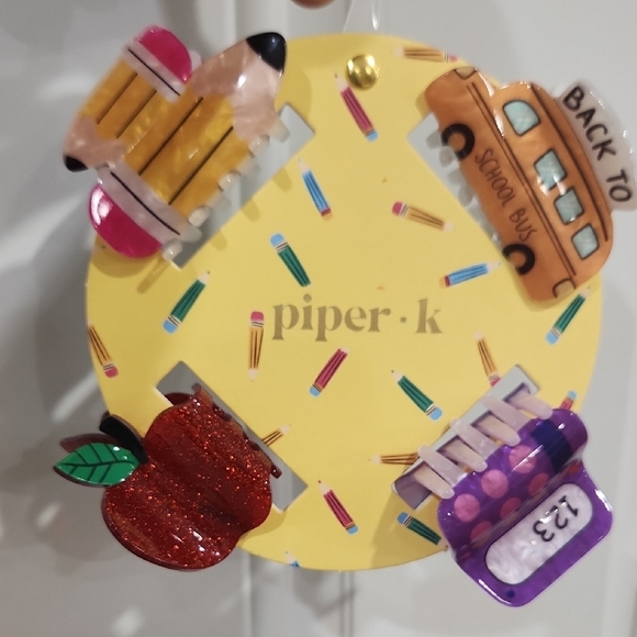 ✨️✏️ Piper Yellow bus Apple Pencil Calculator School Teacher 4 Pc Hair Clip ✨️✏️ - Picture 4 of 4